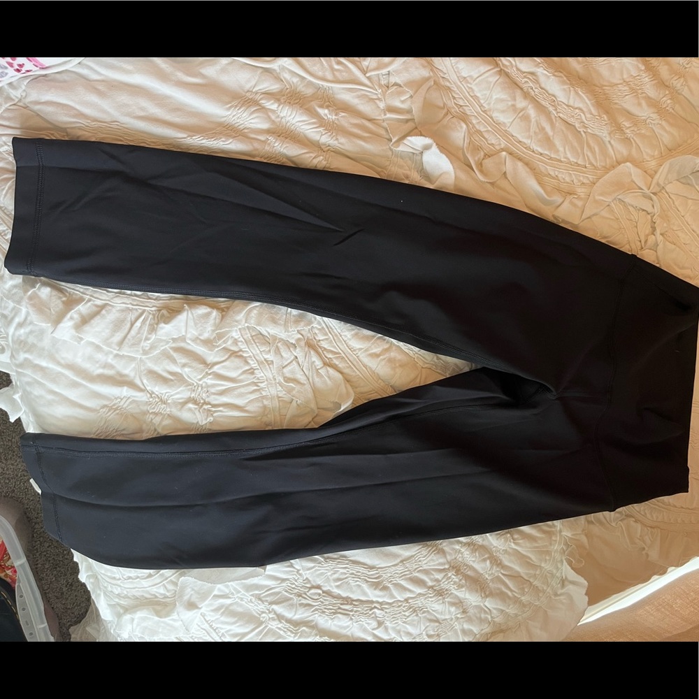 Black LuluLemon Crop leggings